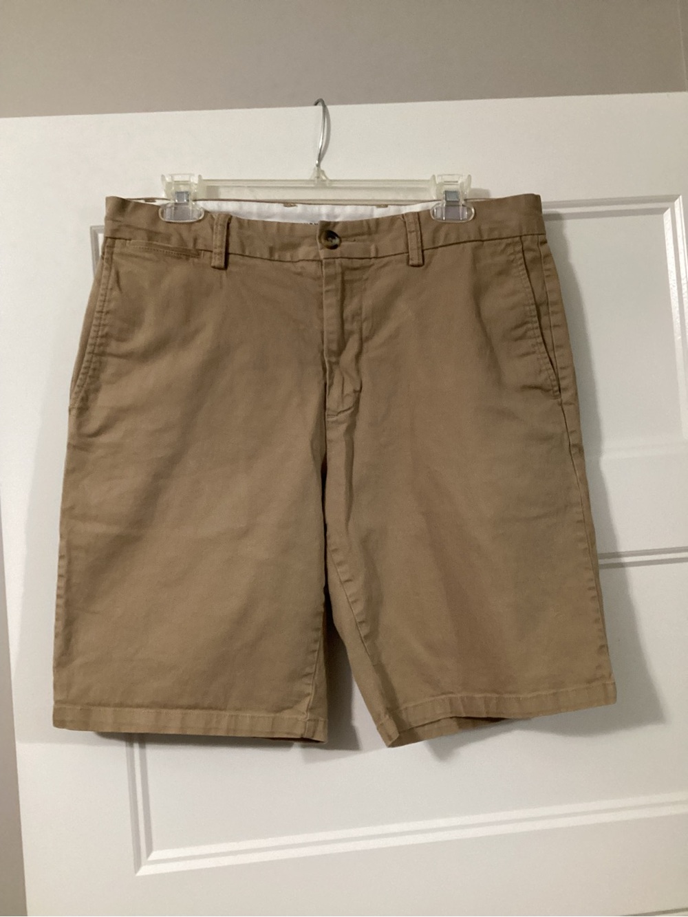 Old Navy Men's Khaki Flat-Front Chino Shorts